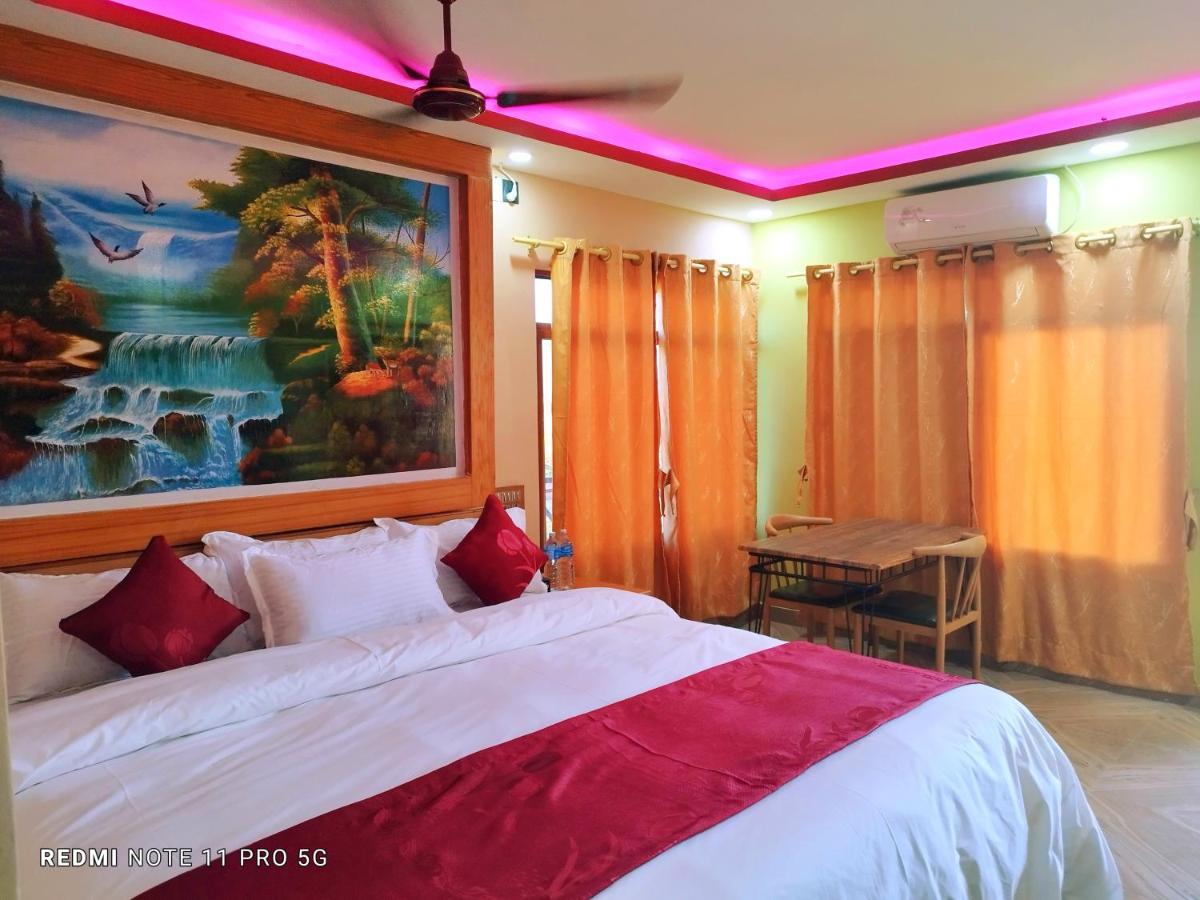 Hotel National Park Sauraha- Homely Stay And Peaceful Location With Jungle Safari Arrangements Εξωτερικό φωτογραφία