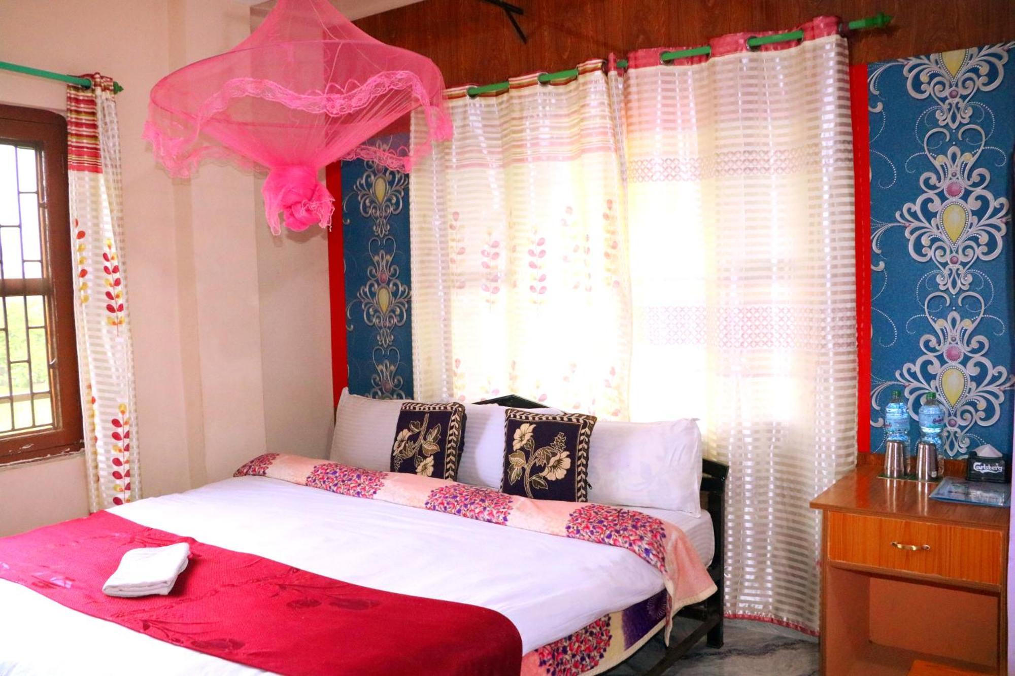 Hotel National Park Sauraha- Homely Stay And Peaceful Location With Jungle Safari Arrangements Εξωτερικό φωτογραφία