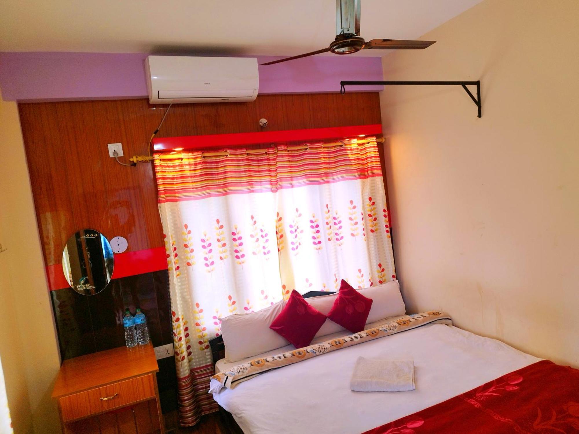 Hotel National Park Sauraha- Homely Stay And Peaceful Location With Jungle Safari Arrangements Εξωτερικό φωτογραφία